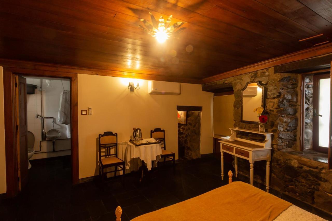 Quintal De Alem Do Ribeiro-Turismo Rural โลซา ภายนอก รูปภาพ