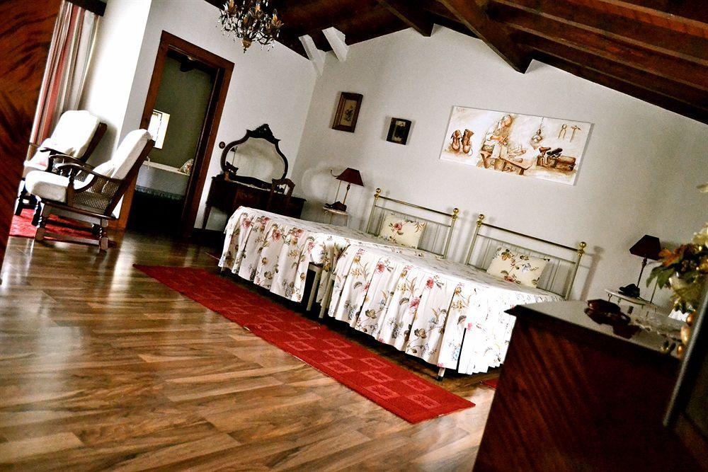 Quintal De Alem Do Ribeiro-Turismo Rural โลซา ภายนอก รูปภาพ