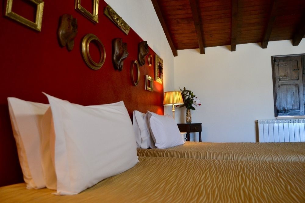 Quintal De Alem Do Ribeiro-Turismo Rural โลซา ภายนอก รูปภาพ